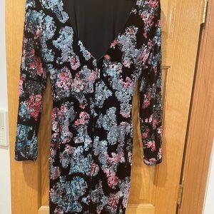 Beautiful sequence dress. Worn twice. Very good condition. Velvet and sequence